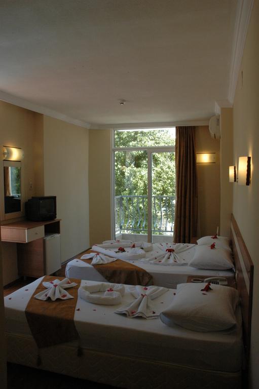 Ercan Han Hotel İçmeler Phòng bức ảnh